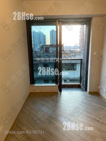 South Walk Aura Sell 1 Bedroom , 1 Bathroom 265 ft²