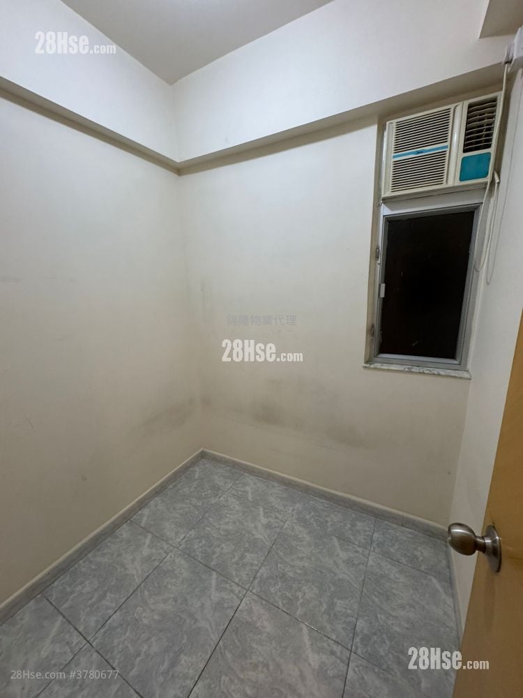 Tien Fu Building Rental 3 Bedrooms , 1 Bathroom 559 ft²