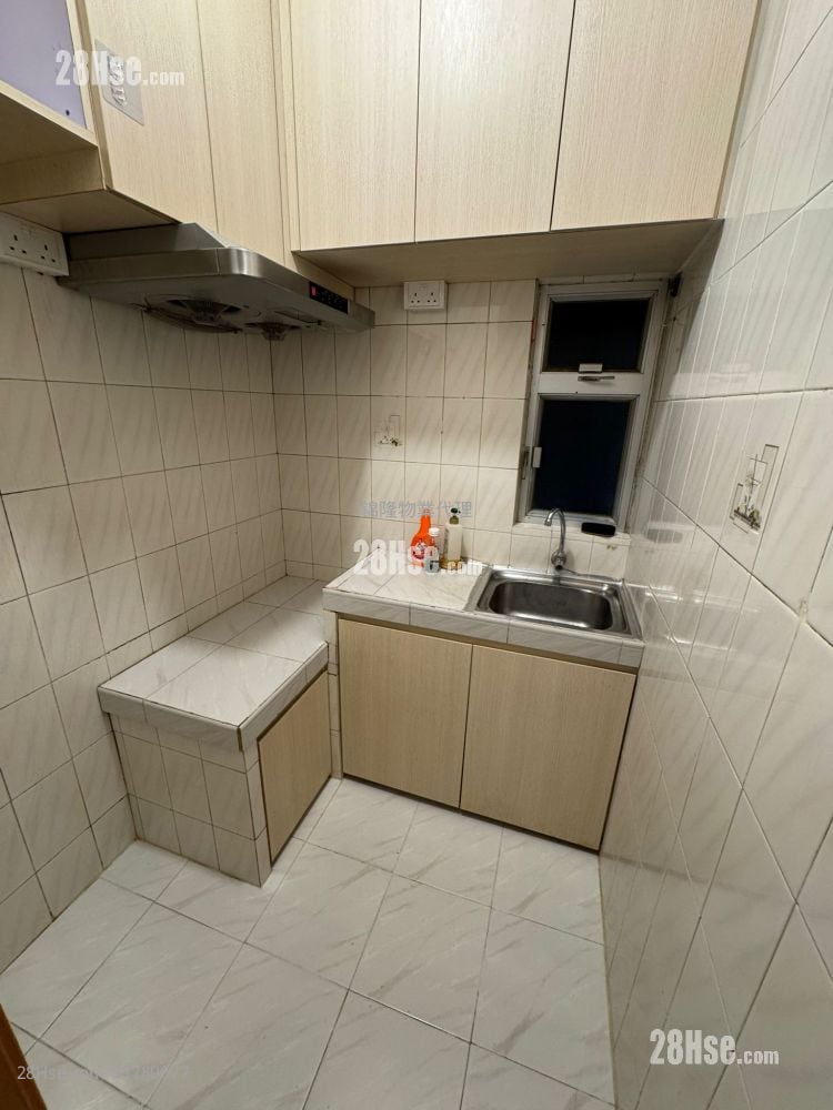 Tien Fu Building Rental 3 Bedrooms , 1 Bathroom 559 ft²