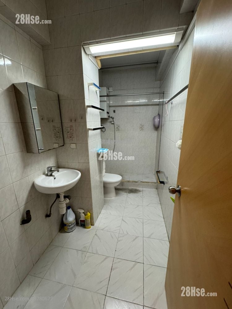 Tien Fu Building Rental 3 Bedrooms , 1 Bathroom 559 ft²