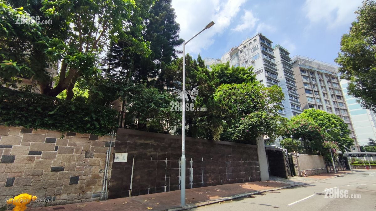 49 Beacon Hill Road Sell 4 Bedrooms , 5+ Bathrooms 2,861 ft²