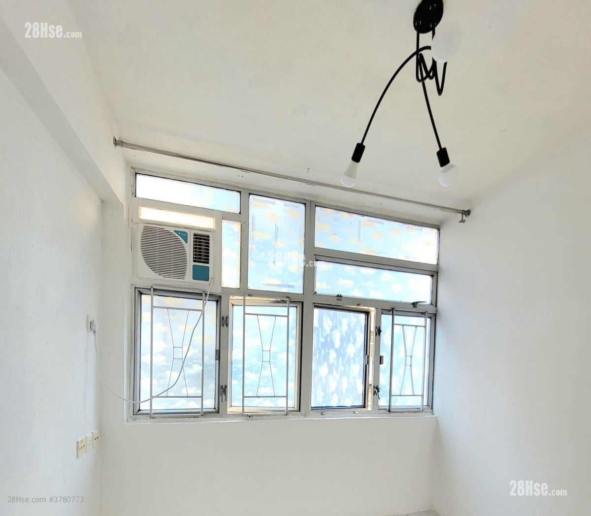 龍鳳大廈 租盤 130 平方呎