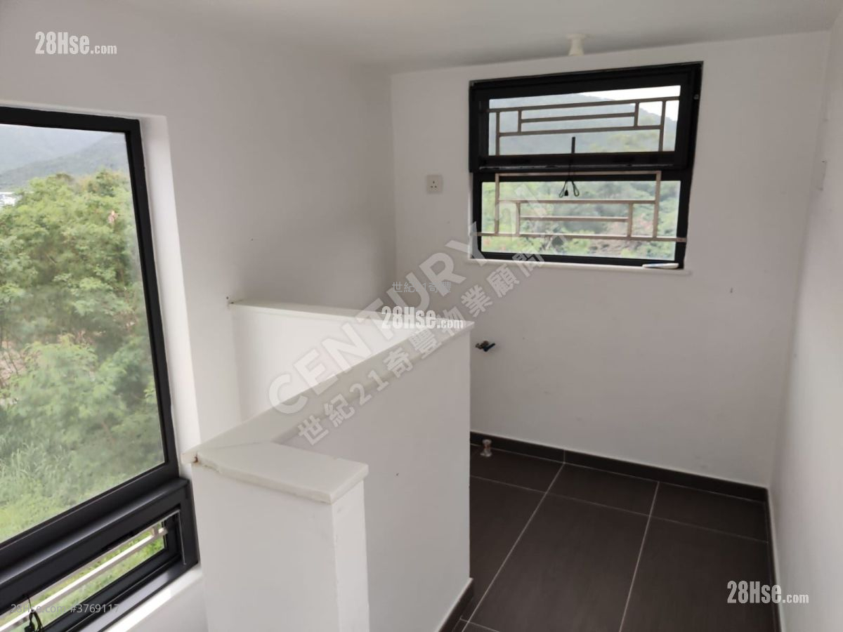 Village Sell 4 Bedrooms , 2 Bathrooms