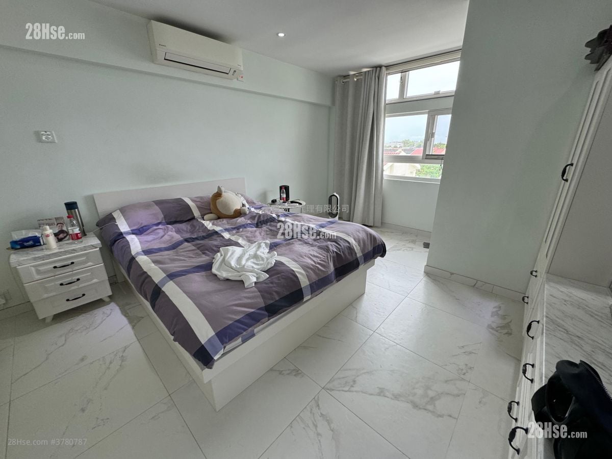 Fairview Park Sell 4 Bedrooms , 3 Bathrooms 915 ft²