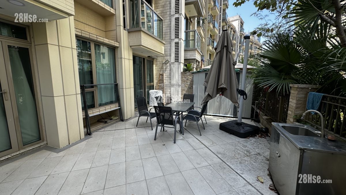 Mayfair By The Sea Rental 3 Bedrooms , 2 Bathrooms 670 ft²