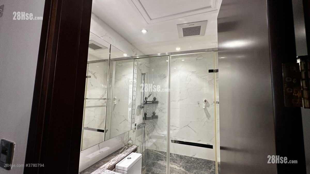 Mayfair By The Sea Rental 3 Bedrooms , 2 Bathrooms 670 ft²