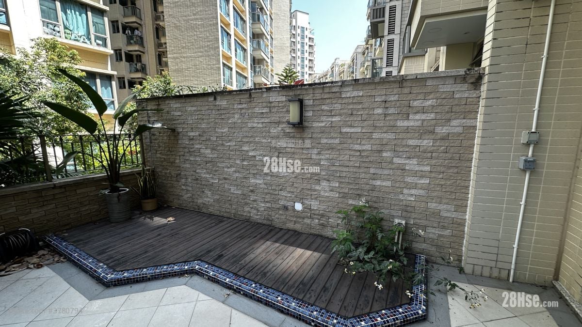 Mayfair By The Sea Rental 3 Bedrooms , 2 Bathrooms 670 ft²