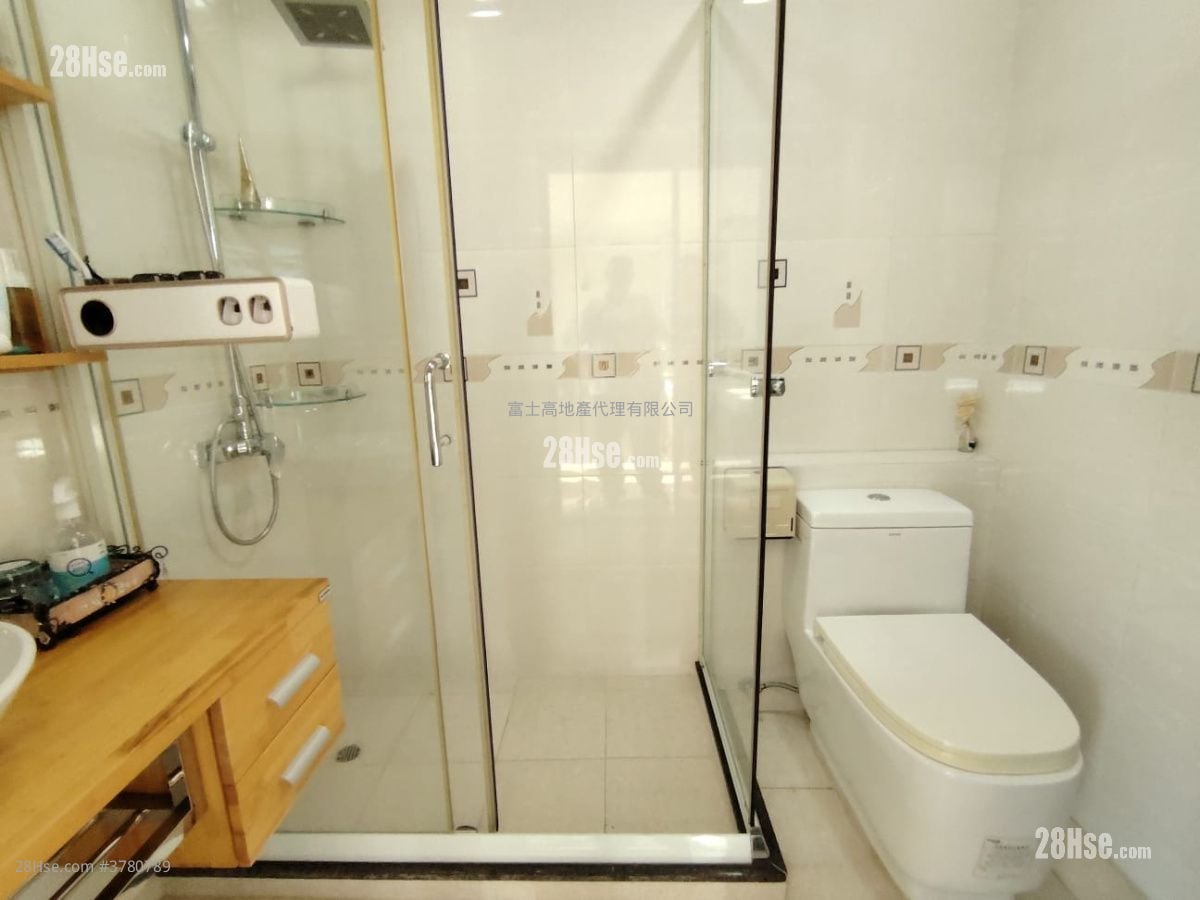 Fairview Park Sell 3 Bedrooms , 3 Bathrooms 1,395 ft²