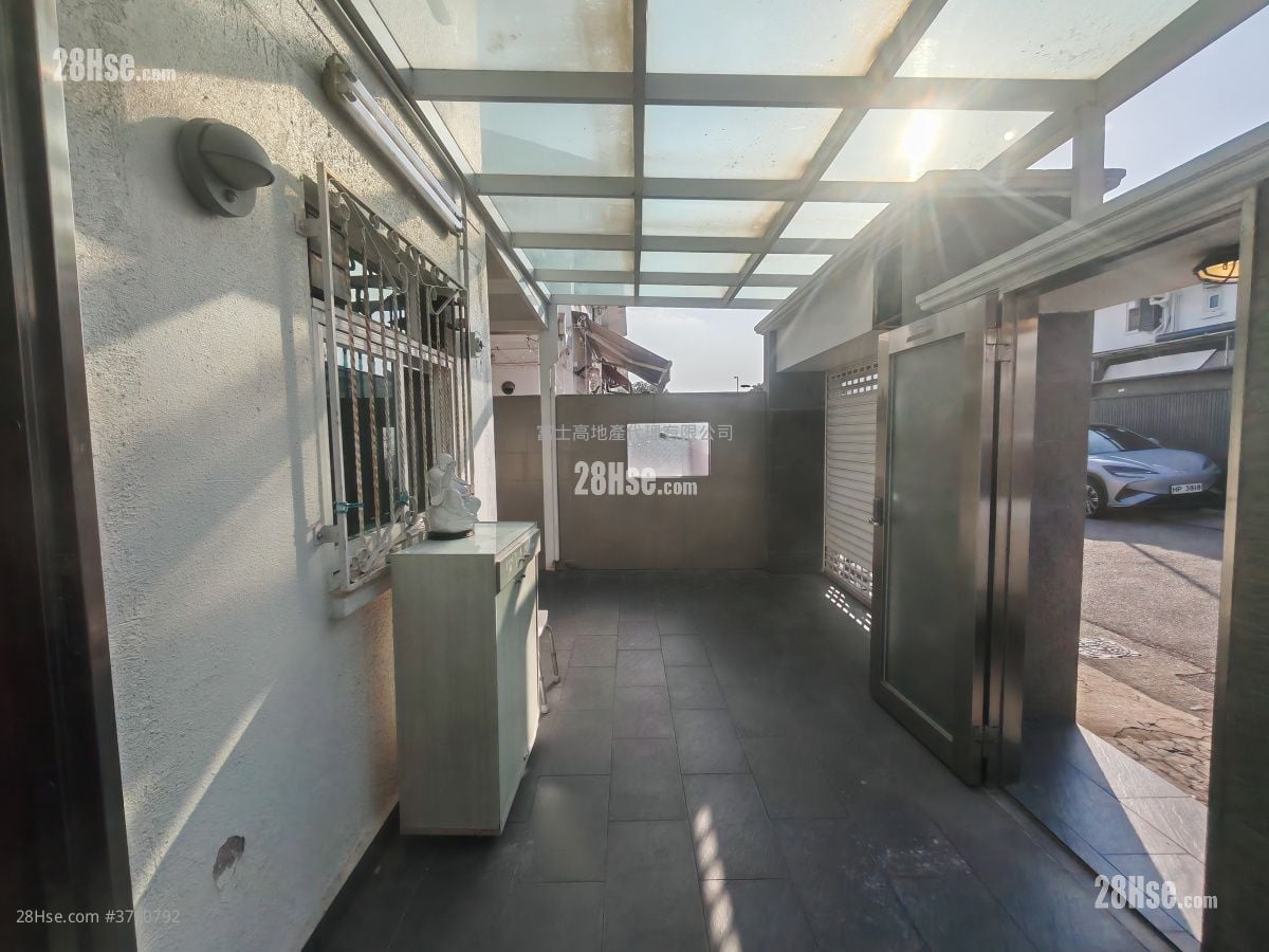 Fairview Park Sell 3 Bedrooms , 2 Bathrooms 848 ft²