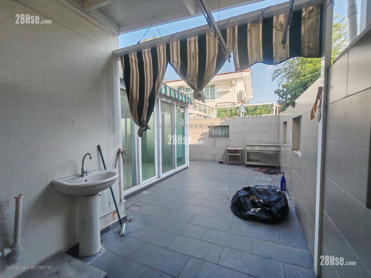 Fairview Park Sell 3 Bedrooms , 2 Bathrooms 848 ft²