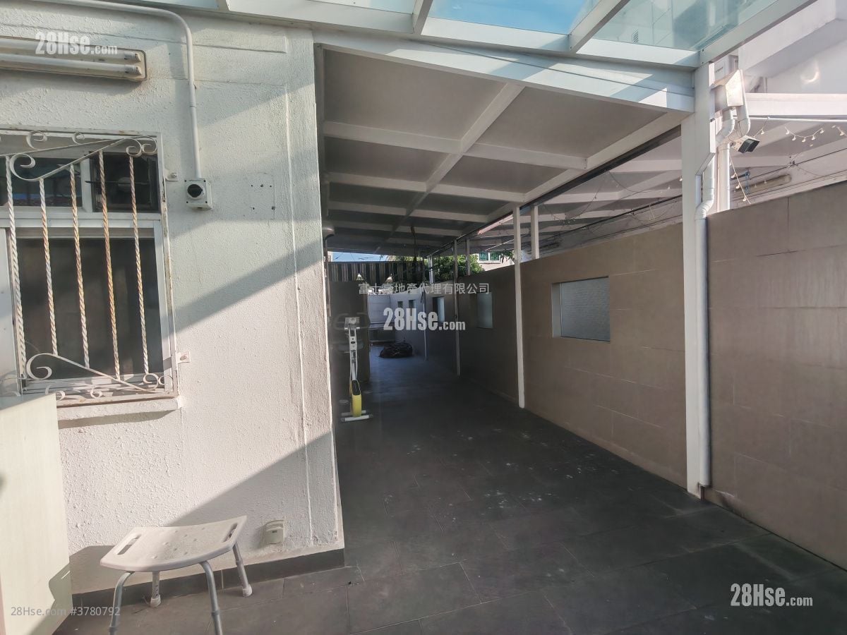 Fairview Park Sell 3 Bedrooms , 2 Bathrooms 848 ft²