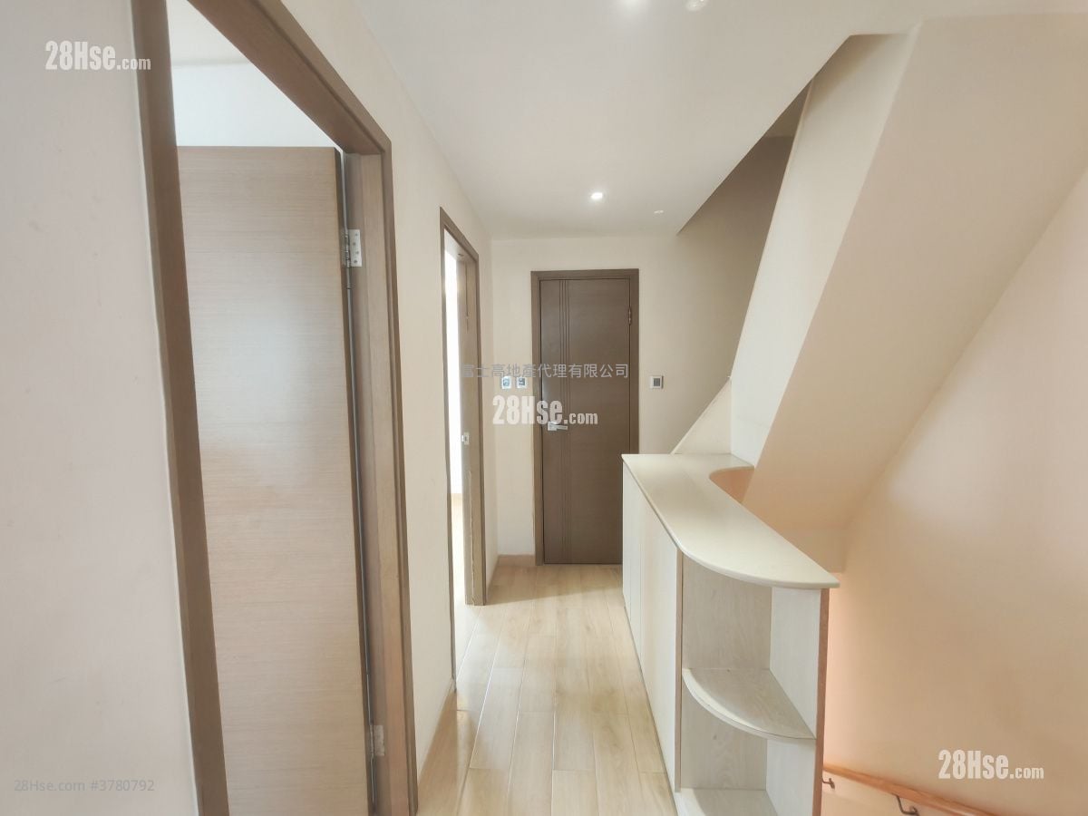 Fairview Park Sell 3 Bedrooms , 2 Bathrooms 848 ft²