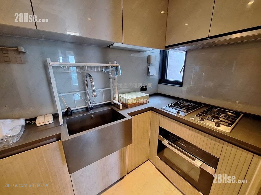 柏傲庄 租盘 671 平方尺