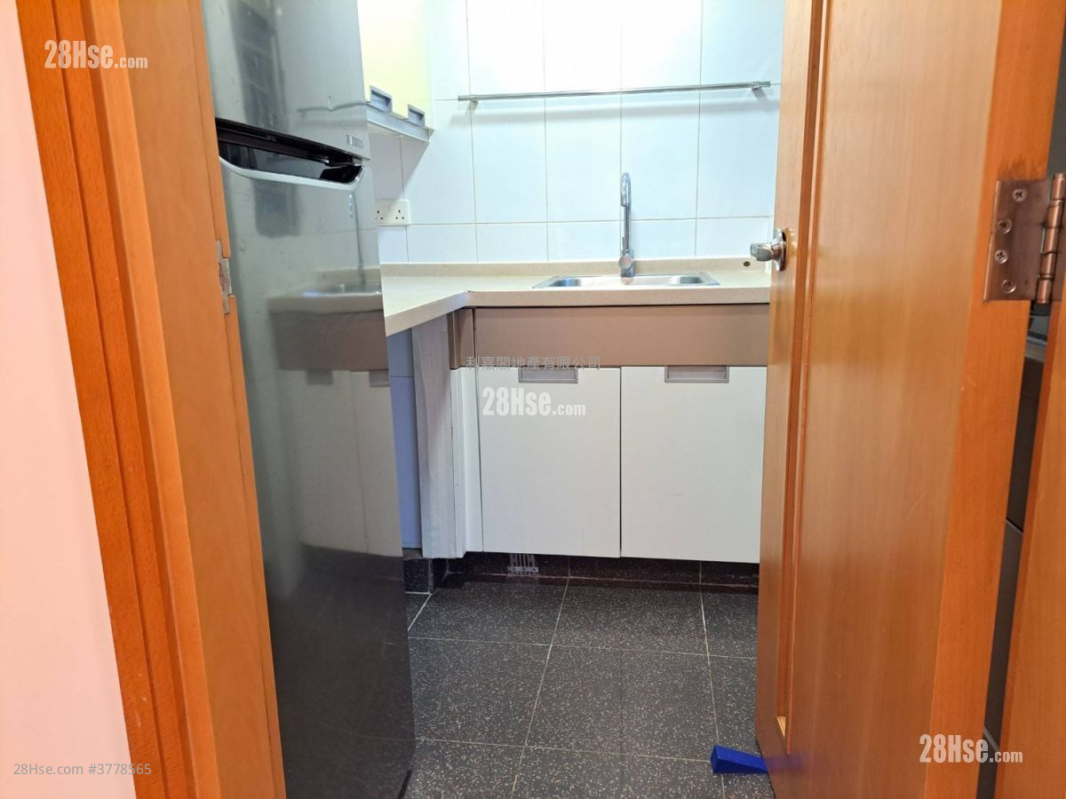 Yoho Town Sell 2 Bedrooms 393 ft²