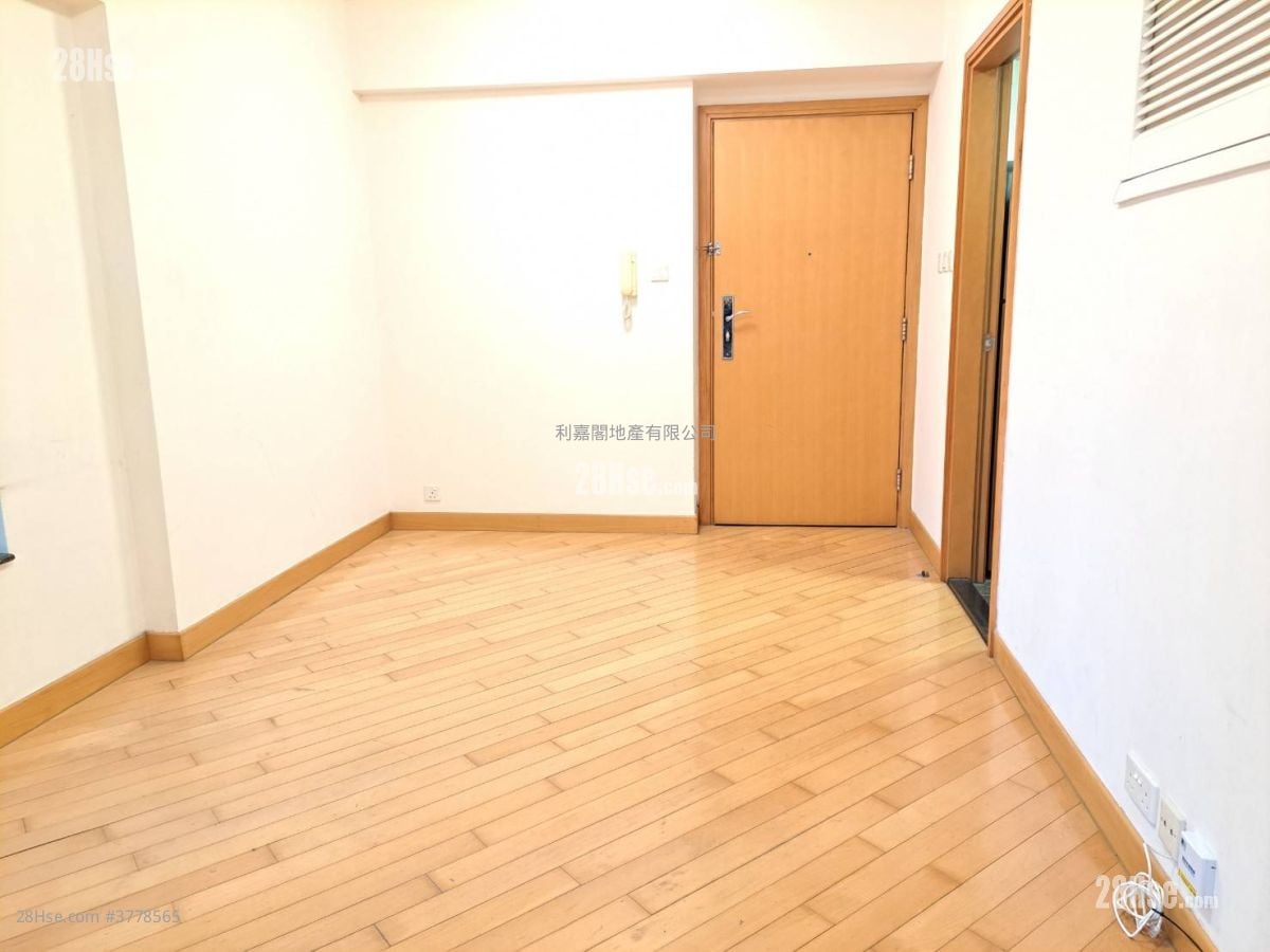 Yoho Town Sell 2 Bedrooms 393 ft²