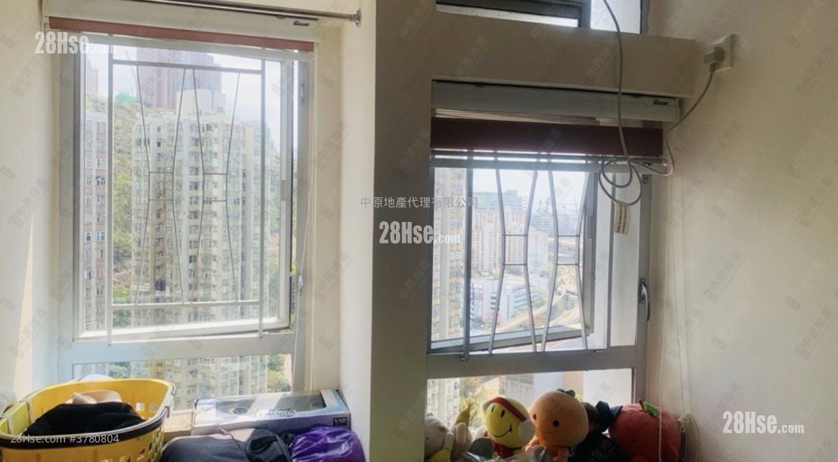 New Kwai Fong Gardens Sell 2 Bedrooms , 1 Bathroom 418 ft²