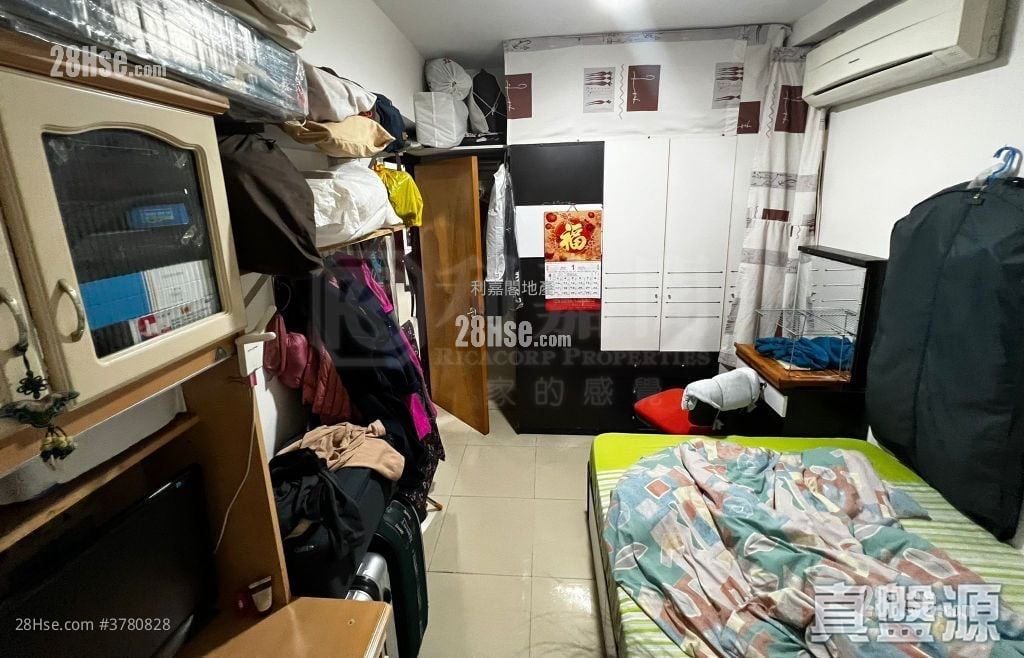 Carson Mansion Sell 3 Bedrooms , 1 Bathroom 522 ft²