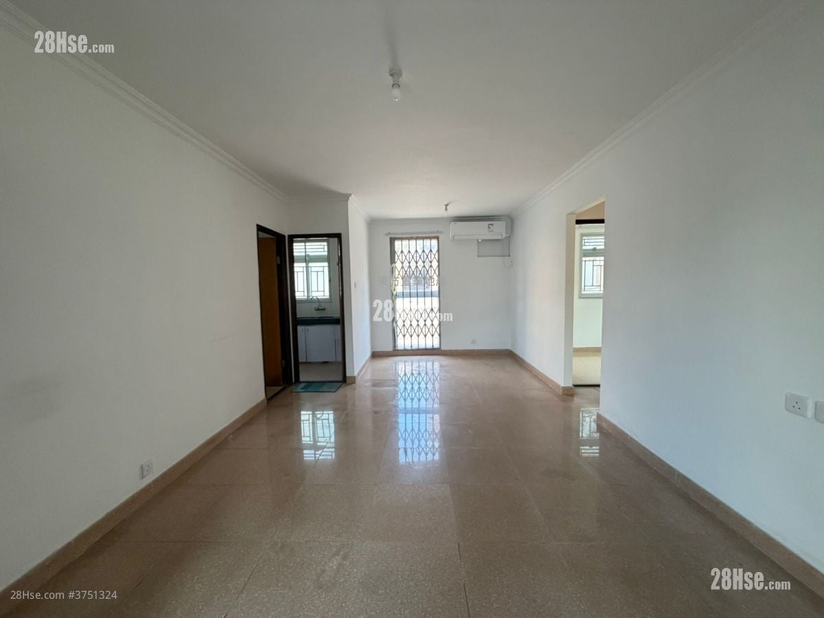 Village Rental 3 Bedrooms , 1 Bathroom 700 ft²