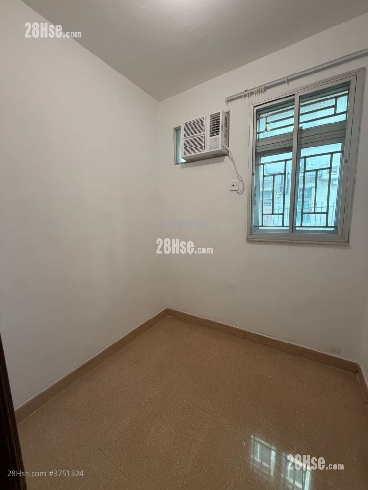 Village Rental 3 Bedrooms , 1 Bathroom 700 ft²