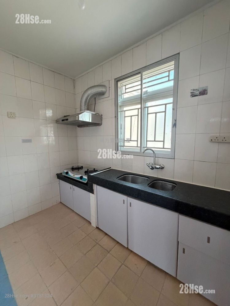 Village Rental 3 Bedrooms , 1 Bathroom 700 ft²