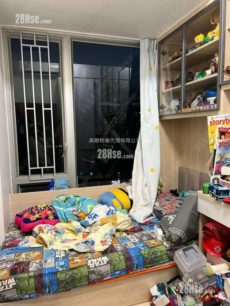 Indihome Sell 3 Bedrooms 538 ft²