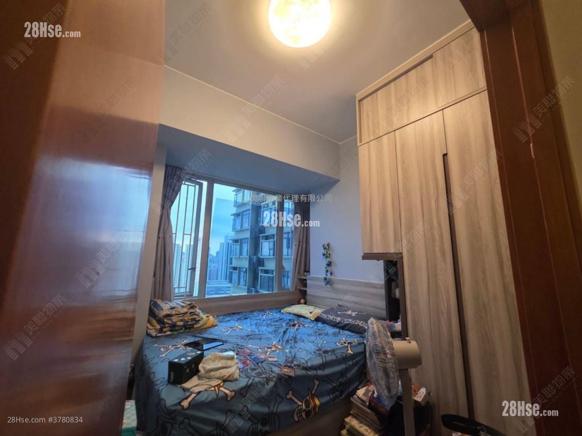 Indihome Sell 3 Bedrooms 538 ft²