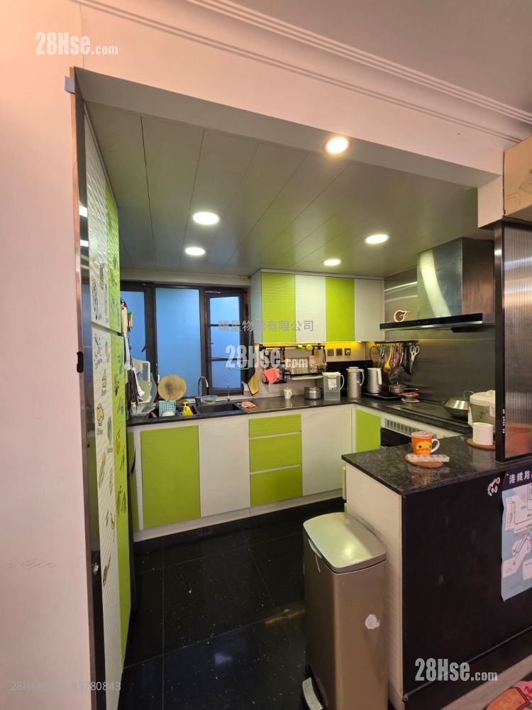 村屋 售盘 4 房 , 5+ 浴室 2,100 平方尺