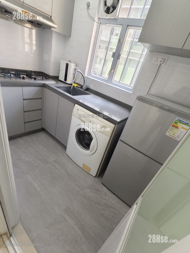 King's Lodge Sell 2 Bedrooms , 1 Bathroom 522 ft²