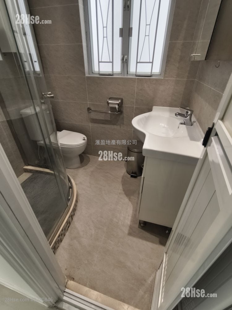 King's Lodge Sell 2 Bedrooms , 1 Bathroom 522 ft²