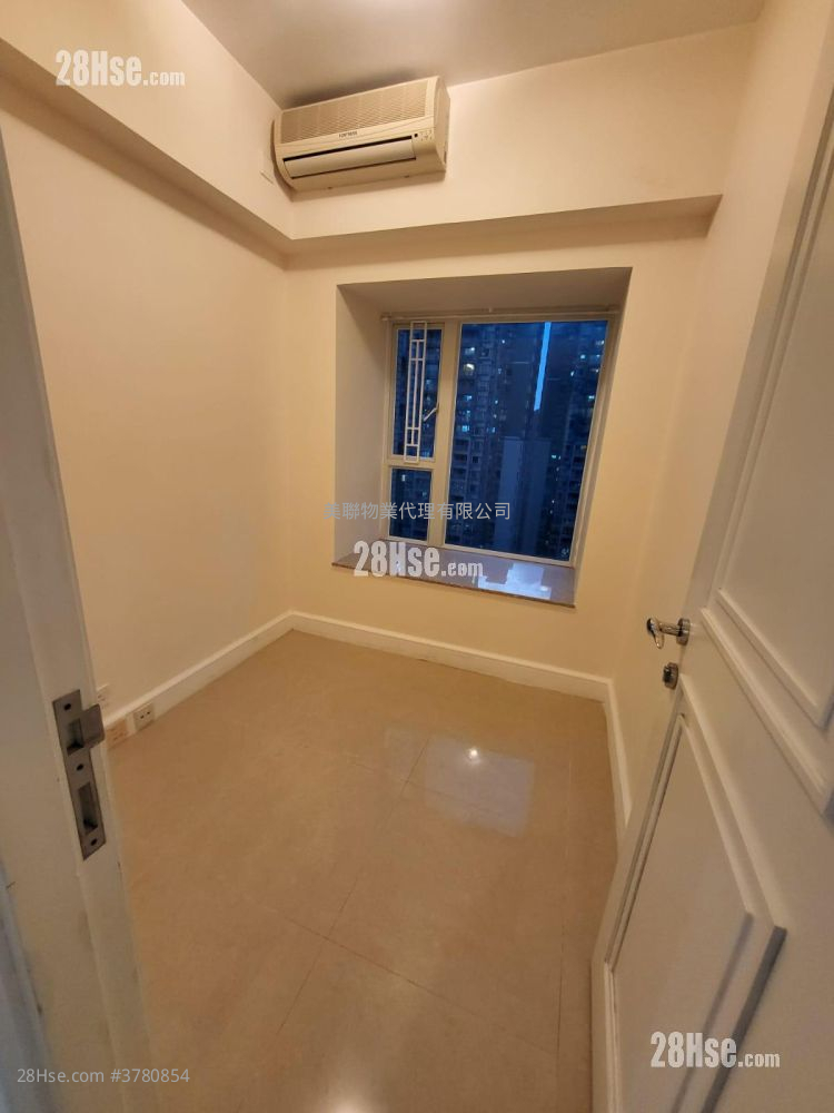 Metro Town Sell 3 Bedrooms , 2 Bathrooms 629 ft²