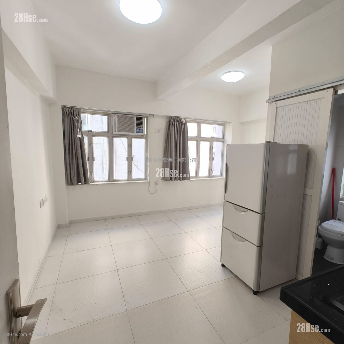 Wah Tao Building Rental Studio , 1 Bathroom 273 ft²