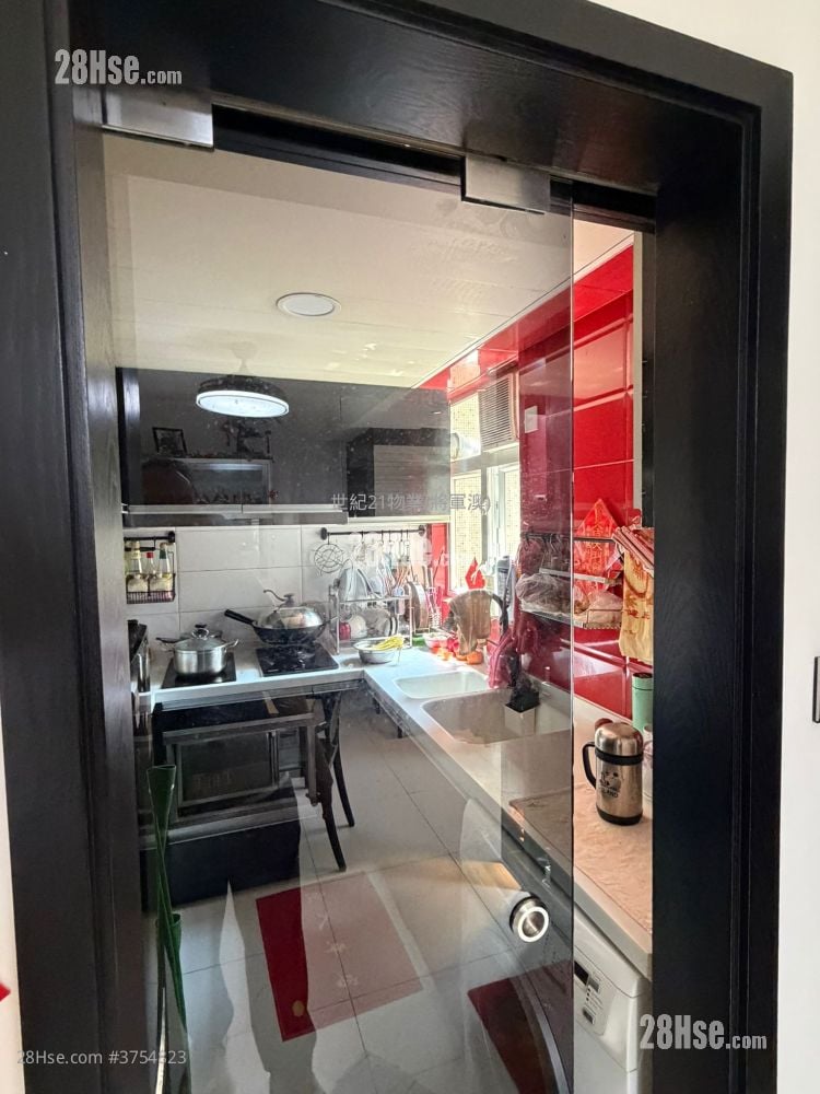 Hong Sing Garden Sell 2 Bedrooms , 1 Bathroom 494 ft²