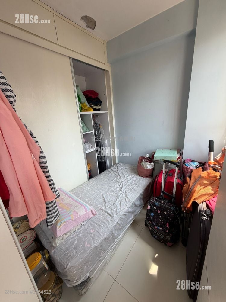 Hong Sing Garden Sell 2 Bedrooms , 1 Bathroom 494 ft²