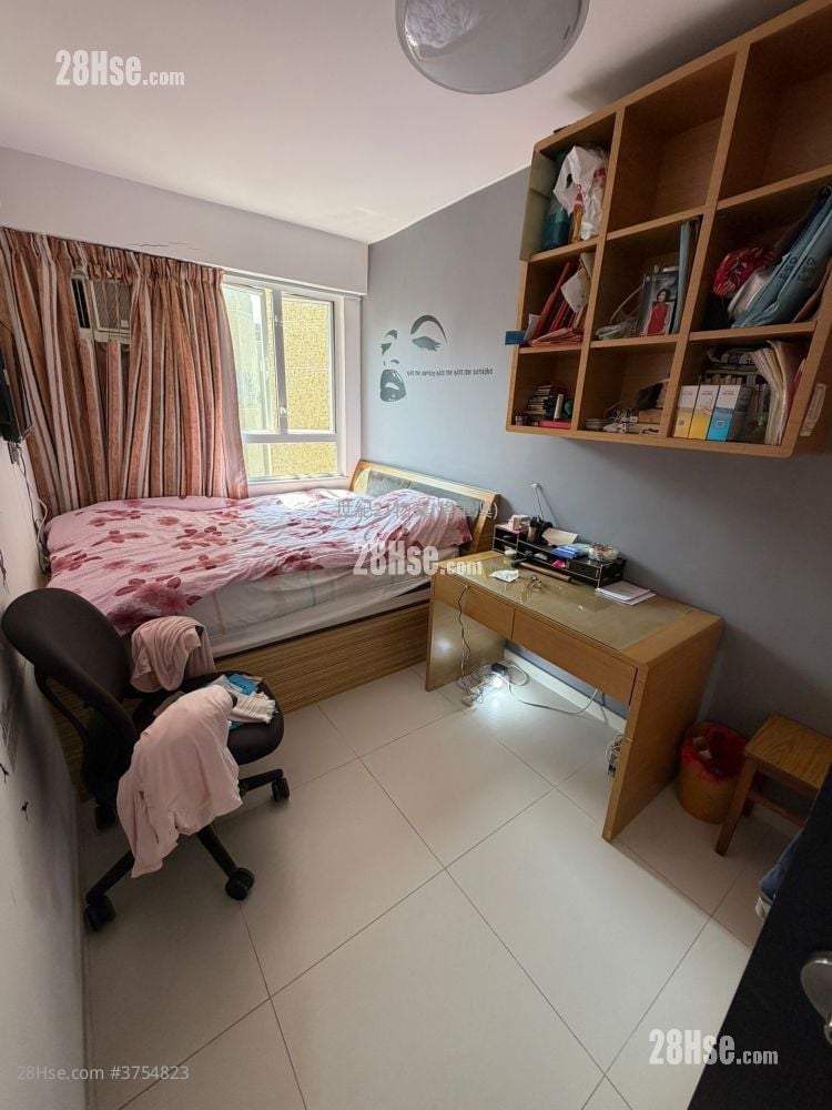 Hong Sing Garden Sell 2 Bedrooms , 1 Bathroom 494 ft²