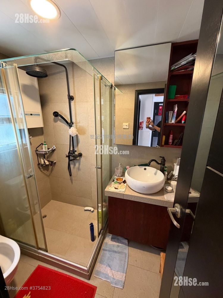 Hong Sing Garden Sell 2 Bedrooms , 1 Bathroom 494 ft²