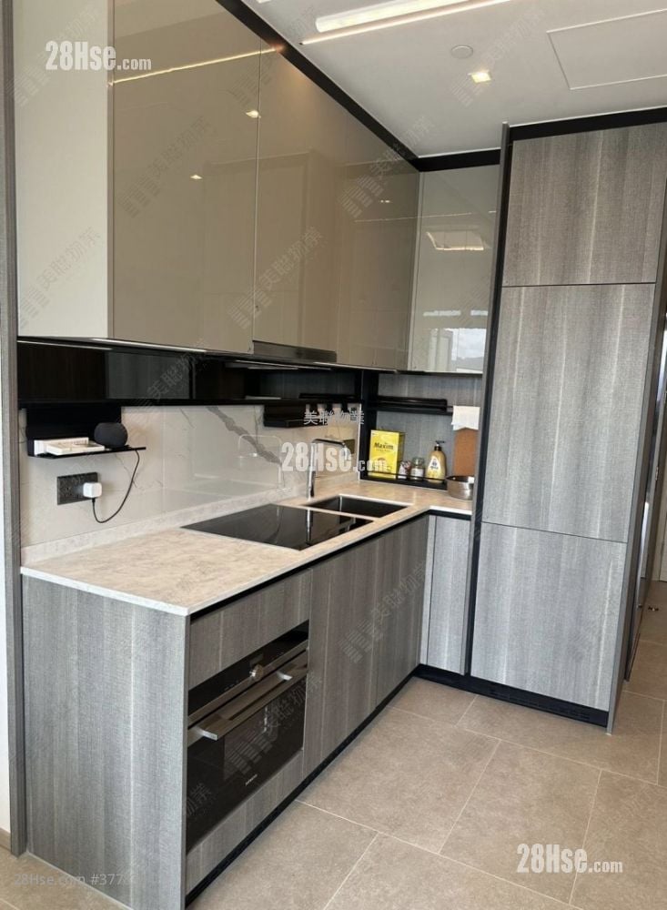 The Yoho Hub Rental 3 Bedrooms , 1 Bathroom 638 ft²