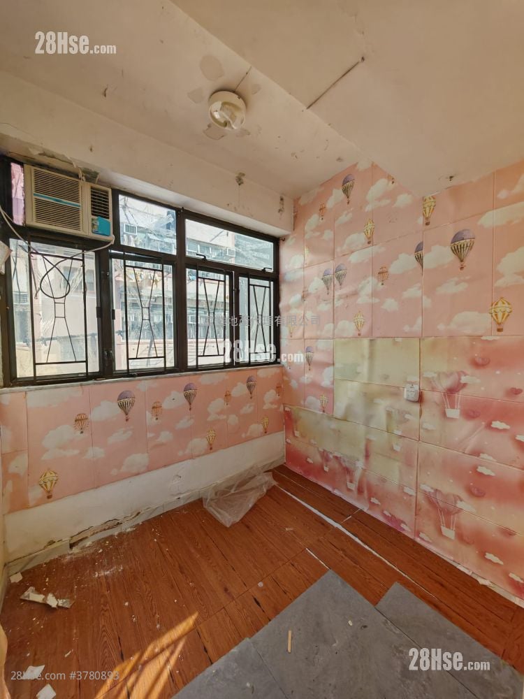 Chinese Mansion Sell 2 Bedrooms , 1 Bathroom 283 ft²