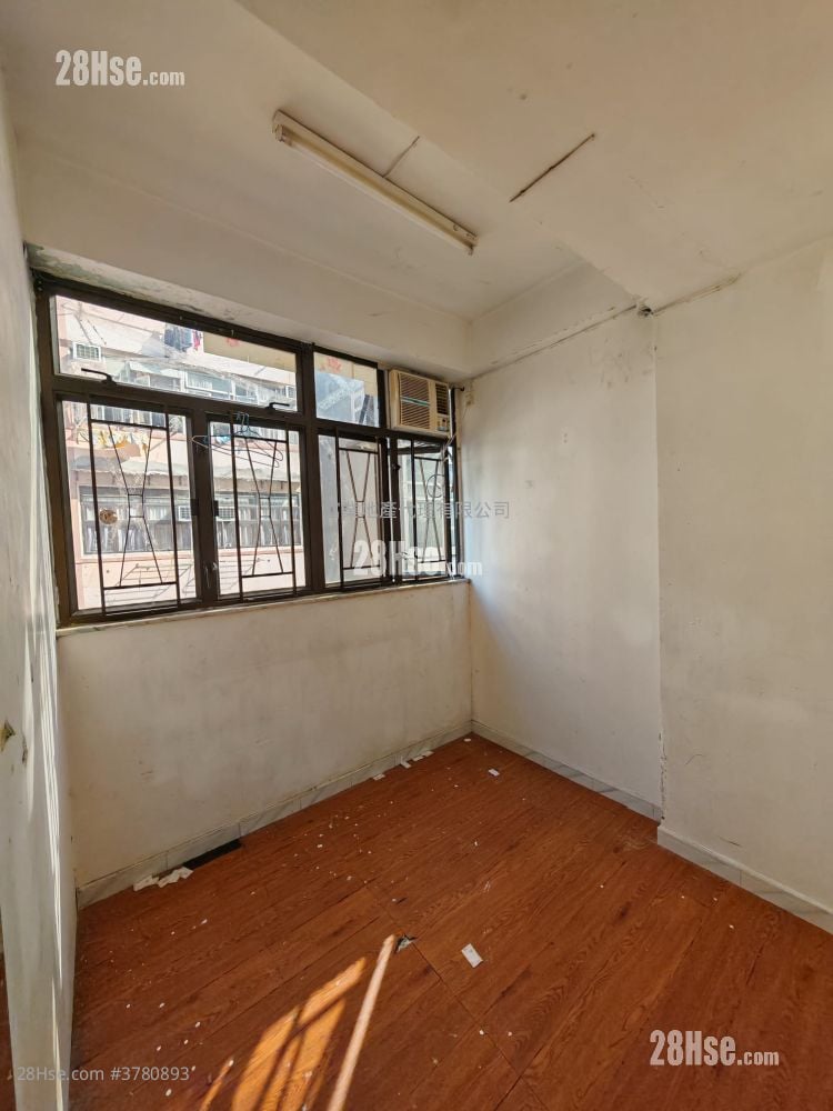 Chinese Mansion Sell 2 Bedrooms , 1 Bathroom 283 ft²