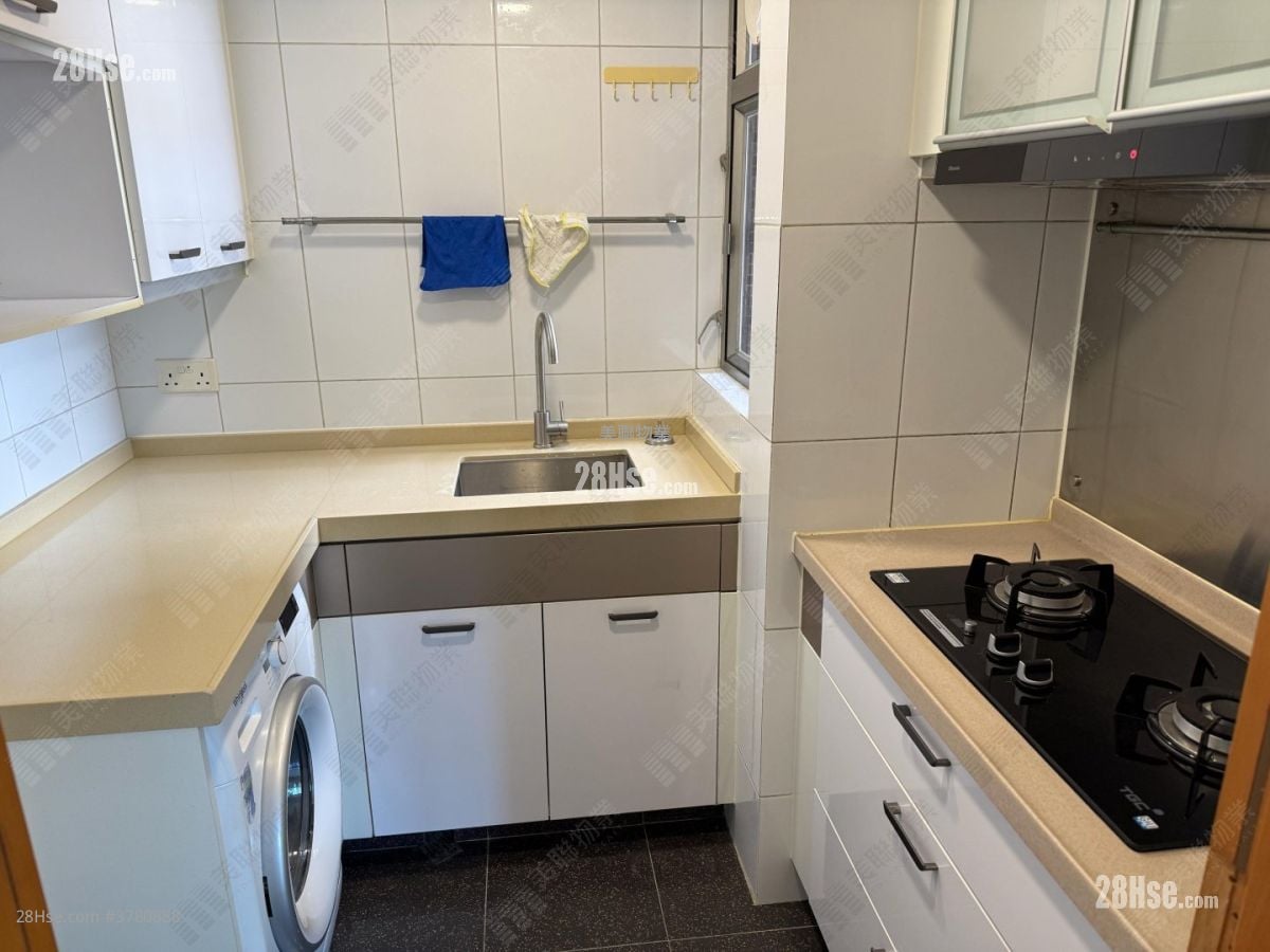 Yoho Town 售盘 2 房 , 1 浴室 393 平方尺