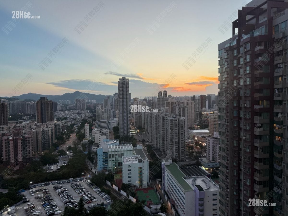 Yoho Town 售盘 2 房 , 1 浴室 393 平方尺