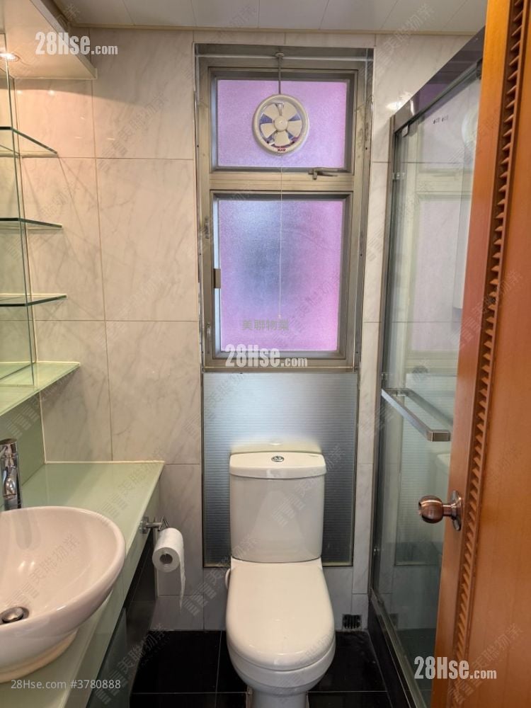 Yoho Town 售盘 2 房 , 1 浴室 393 平方尺