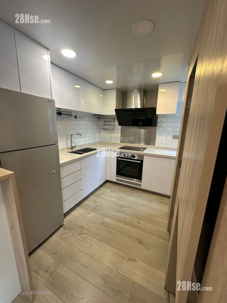 The Regalia Sell 3 Bedrooms , 2 Bathrooms 859 ft²