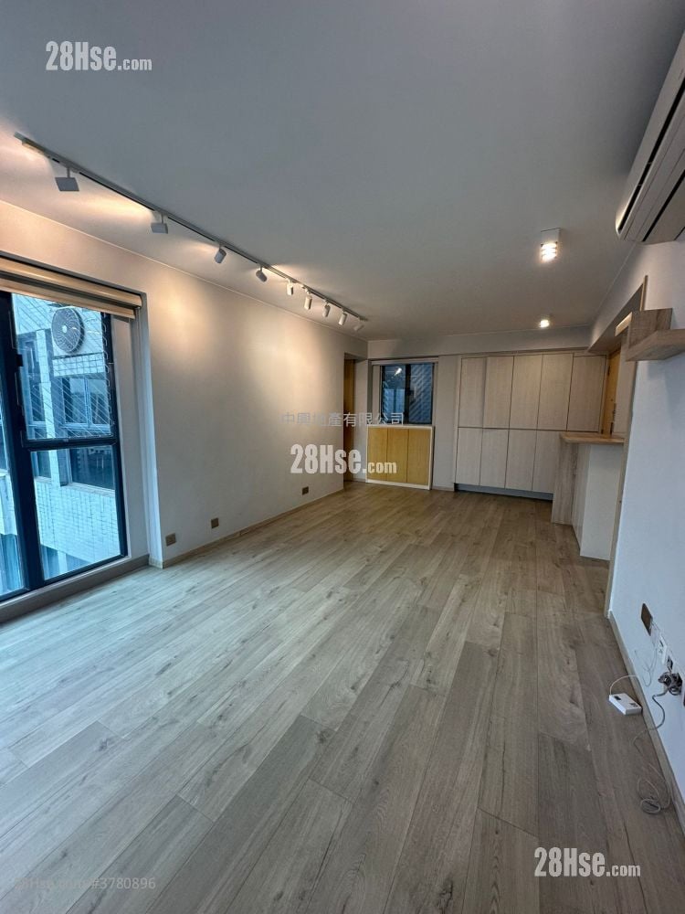 The Regalia Sell 3 Bedrooms , 2 Bathrooms 859 ft²