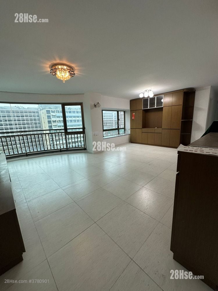 King's Park Villa Sell 3 Bedrooms , 2 Bathrooms 1,136 ft²