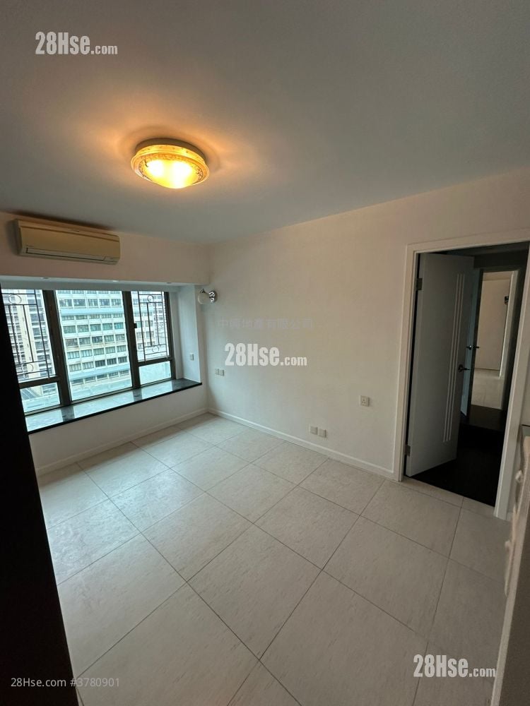 King's Park Villa Sell 3 Bedrooms , 2 Bathrooms 1,136 ft²