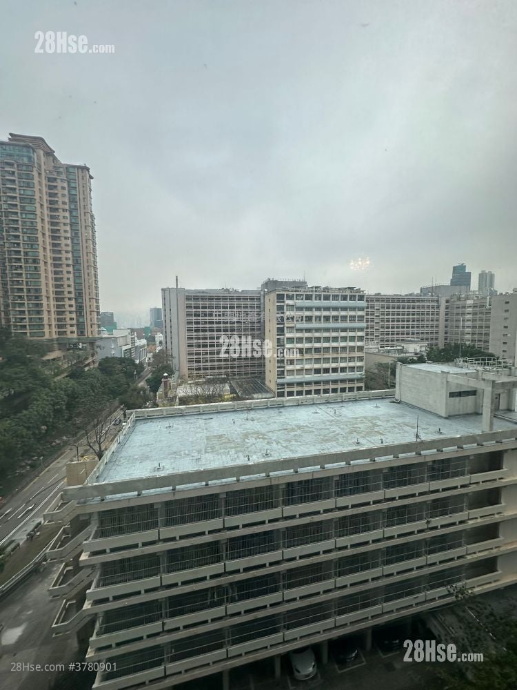 King's Park Villa Sell 3 Bedrooms , 2 Bathrooms 1,136 ft²