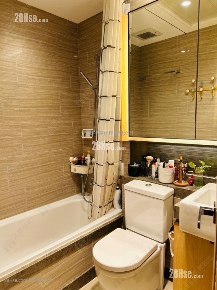 Commune Modern Sell 2 Bedrooms 464 ft²