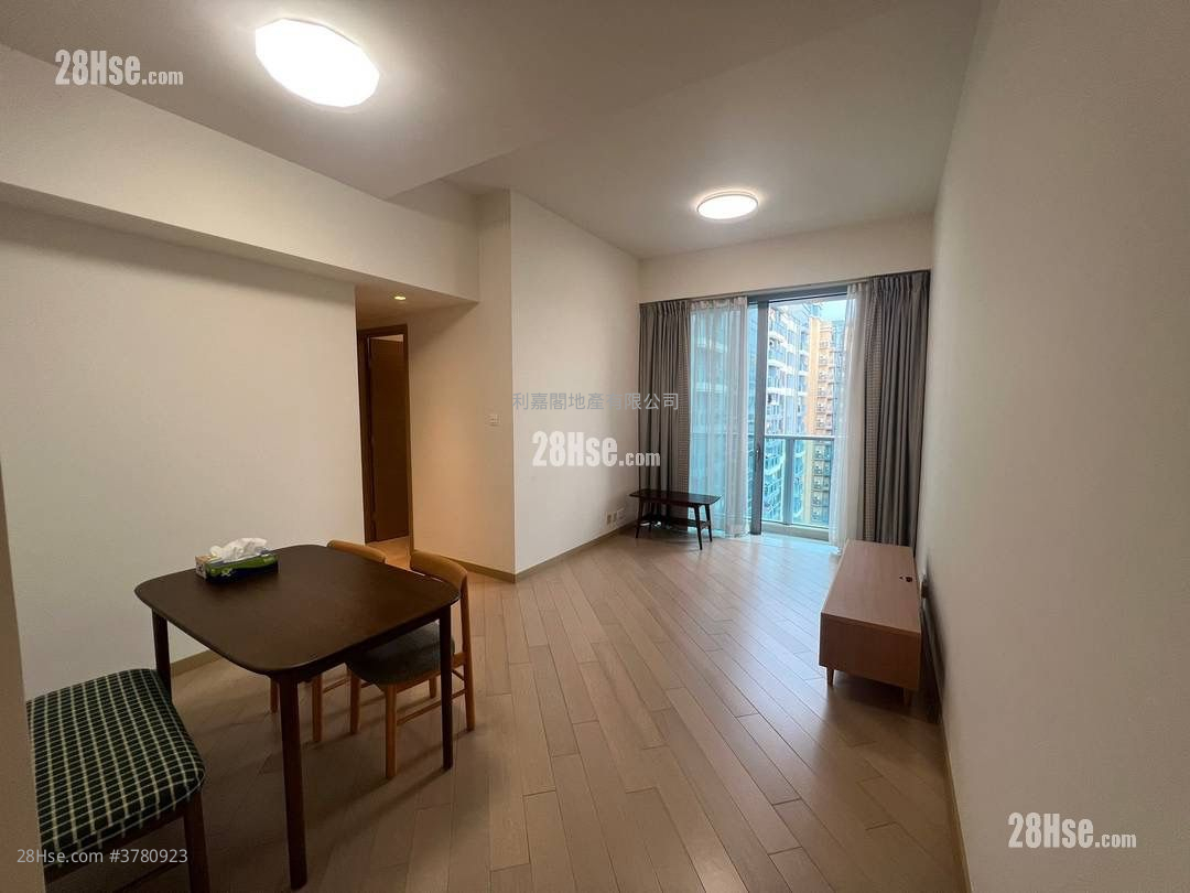 峻峦 售盘 3 房 , 1 浴室 581 平方尺