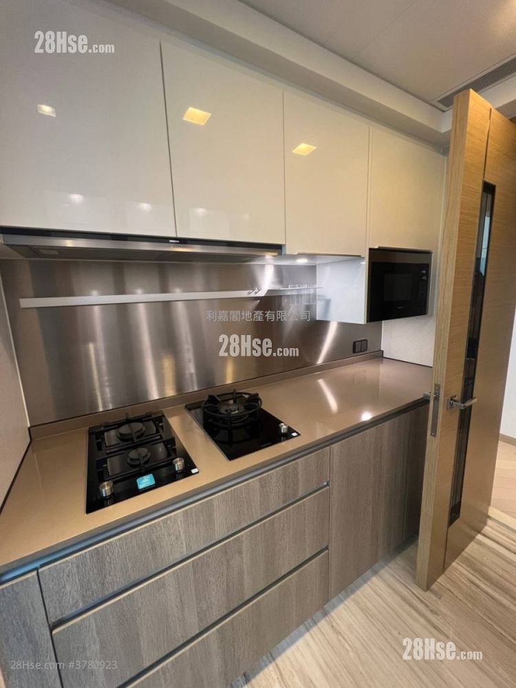 峻峦 售盘 3 房 , 1 浴室 581 平方尺