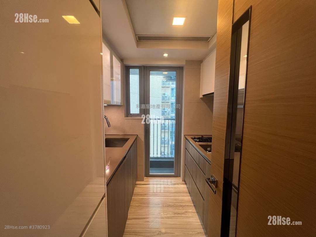 峻峦 售盘 3 房 , 1 浴室 581 平方尺